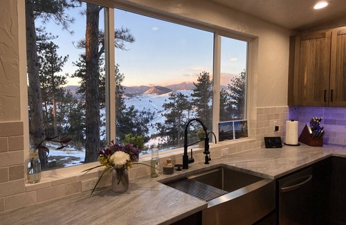 Golden Gate Canyon Cabin | LoVE Ranch, Stunning Mountain/City Views,10 Acres, Near Golden/Red Rocks/Denver