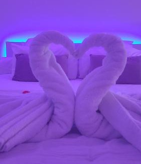 Questembert Apartment | Love room à 30 mn des plages et de Vannes