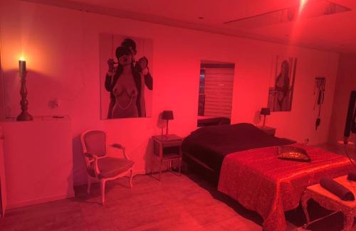 Athies Apartment | love room arras