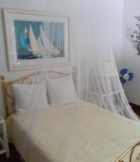 Saint-Raphael House | LOVE ROOM AVEC SPA JACUZZI CHAMPAGNE AVEC IMMENSE TERRASSE PRIVATIVE DE 70m PISCINE DE 16M