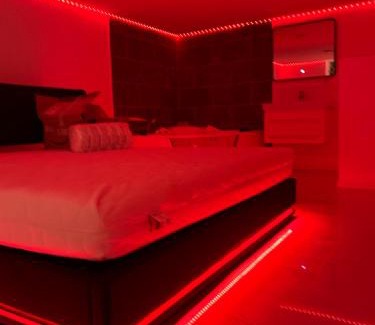 Camaret-sur-Aigues Hotel | Love room