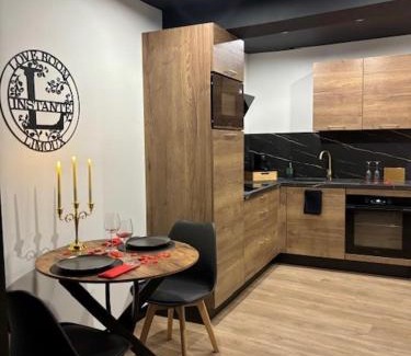 Limoux Apartment | Love Room L'instanté - "Suite L'intense"