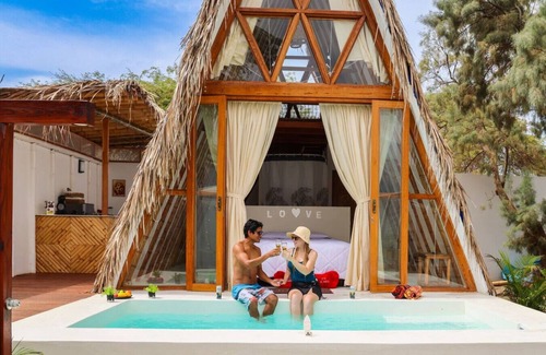 Mancora Cabin | Love Shack/Pool/Parking/BBQ/Private Paradise.