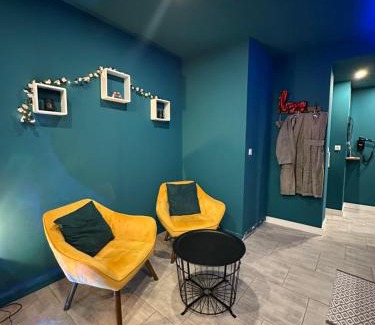 Wasquehal Apartment | Love & Spa - Jacuzzi - Netflix - Métro - Wifi