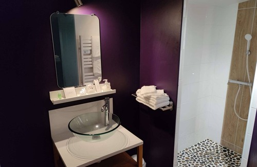 Criquebeuf-sur-Seine Ski Chalet | Love Story Chalet: Country wellness with Jacuzzi and sauna