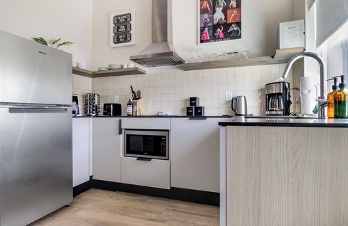 Buena Vista Apartment | Love Story Studio | Swiftie-Inspired DT Nash Stay