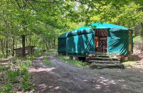 Chataigneraie Cantalienne Ski Chalet | Love yurt with steam room