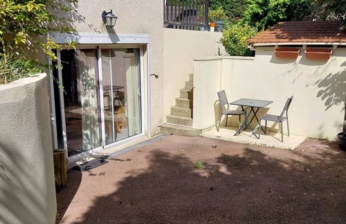 Saint-Germain-les-Corbeil Apartment | Lovely Studio T1 in detached house 30km from Paris