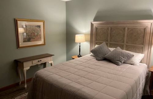 Cullman Apartment | Lovely 1 Bedroom Apartment with front door parking.