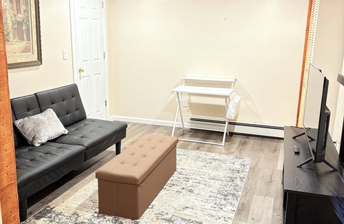 Stamford Apartment | Lovely 1-bedroom Basement apartment in Stamford