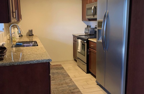 Palm Springs Condo | Lovely 1-bedroom Condo with Balcony - Mountain & Pool View -Golf, Shop, Play