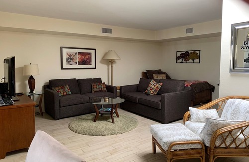 Palm Springs Condo | Lovely 1-bedroom Condo with Balcony - Mountain & Pool View -Golf, Shop, Play