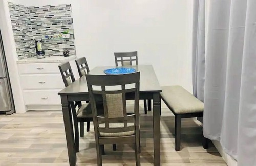 West Gateway Condo | Lovely 1 bedroom condo near the beach