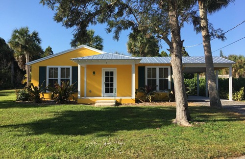 Jensen Beach House | Lovely 1 Bedroom House on the Indian River Waterway in Jen. Bch.