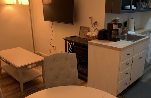 Bean Station Apartment | Lovely 1 Bedroom Lake Apartment