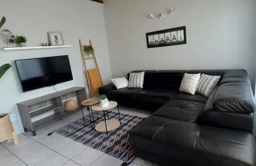 Walvis Bay House | Lovely 1 bedroom Loft in the Heart of Walvisbay.
