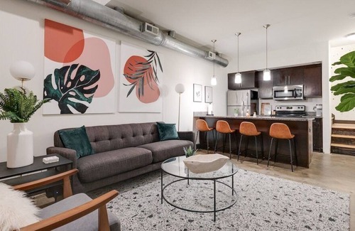 Monroe Ward Apartment | Lovely 1-Bedroom Loft with Free Parking and Wifi