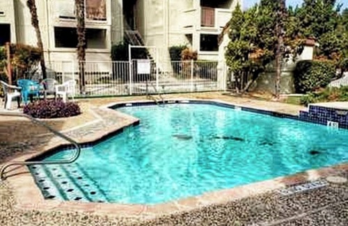 Medical Center District Condo | Lovely 1-Bedroom Med Center Condo w/Pool Access