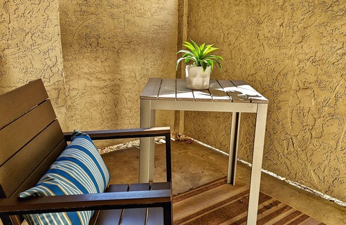 Medical Center District Condo | Lovely 1-Bedroom Med Center Condo w/Pool Access