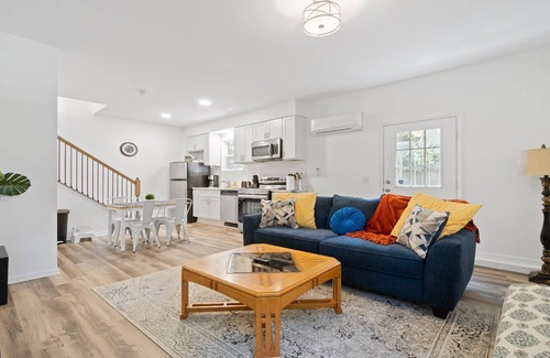 North Charlotte House | Lovely 1 BR | Pet-friendly | near Charlotte's best