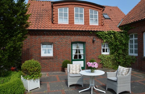 Butjadingen Apartment | Lovely 1 room apartment by the North Sea with terrace and garden