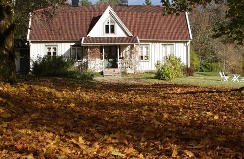 Svenljunga Municipality House | Lovely 19th century country house with large garden