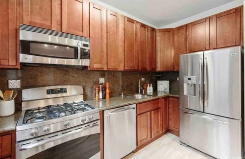 Theater District Apartment | Lovely! 1bdrm w/Secret Garden & Parking Garage