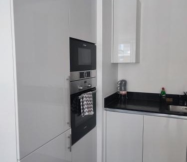 Woolwich Apartment | Lovely 1Bed flat 10mins to Canary Wharf & parking