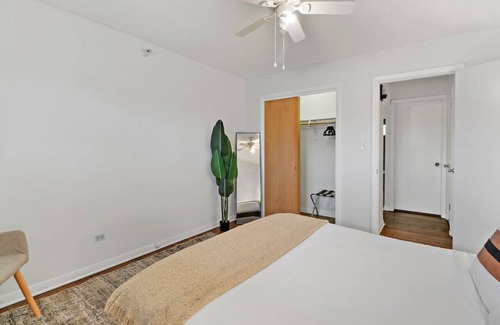 Arlington Heights Apartment | Lovely 1BR Apartment w/Modern Amenities
