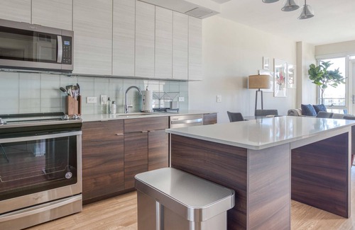Pentagon City Apartment | Lovely 1BR in Arlington, Pool + Pet-Friendly