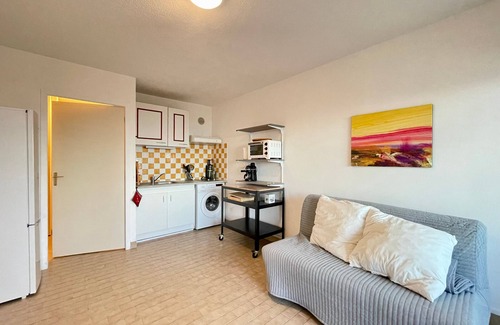 Sete Apartment | Lovely 1BR with garage near beach in Sète, pets allowed