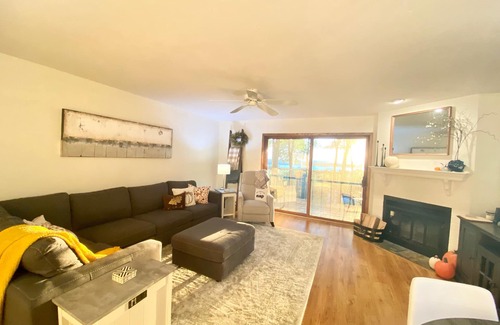 Egg Harbor Condo | Lovely 2 bdrm 2 ba condo with awesome view of Egg Harbor short walk to downtown