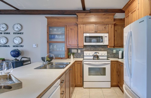 Mont-Tremblant Condo | Lovely 2 bdrms 2 baths 10 mins walk or free shuttles to village Mont-Tremblant