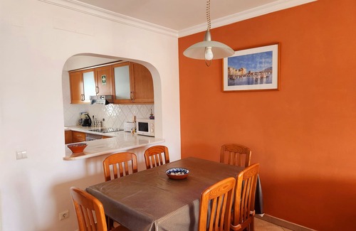 Alpouvar Apartment | Lovely 2 Bed Apartment with south facing balcony Family Friendly Clube Albufeira