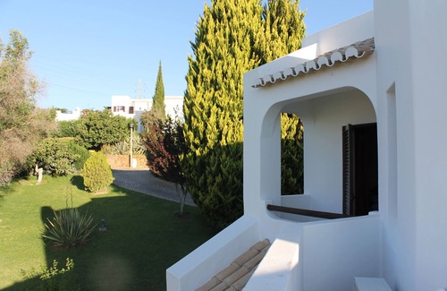 Alpouvar Apartment | Lovely 2 Bed Apartment with south facing balcony Family Friendly Clube Albufeira