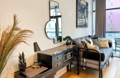 Glasgow Westend Apartment | Lovely 2 Bed Duplex Apartment with Hydro Views