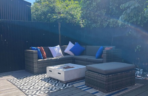 Kensal Green Apartment | Lovely 2 bed flat with Private Garden