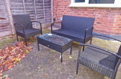 London Borough of Hounslow Apartment | Lovely 2 bed Heathrow/Twickenham + parking