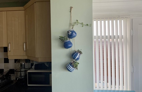 Leeds House | Lovely 2-bed House in Bramley With Field View