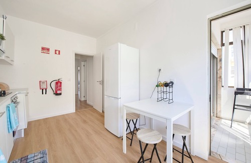 Moita Apartment | Lovely 2 bed apartment in quiet Lisbon South Bay - Close to the best beaches!