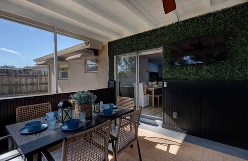 Deerfield Beach House | Lovely 2-bedroom house ambiance & comfort