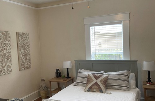 River District House | Lovely 2 bedroom 2 bath home near shops, restaurants and 15 minutes to beaches