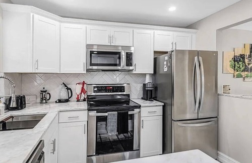 Golden Gate Condo | Lovely 2-bedroom 2-bathroom condo with AC in Naples