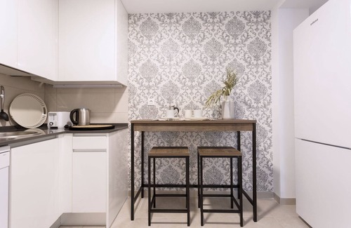 Cortes Apartment | Lovely 2-bedroom apartment in exclusive area of Madrid. Madrazo V