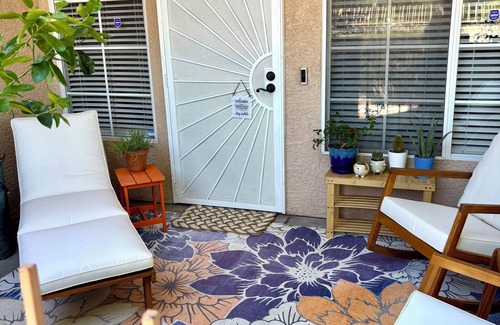 Las Vegas Condo | Lovely 2-bedroom condo with AC, fitness room in vibrant Las Vegas