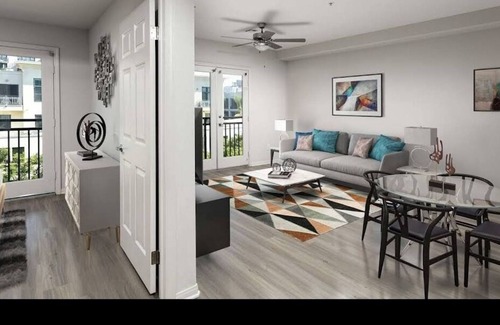 Little Italy Apartment | Lovely 2 Bedroom condo with Ocean View and a Pool