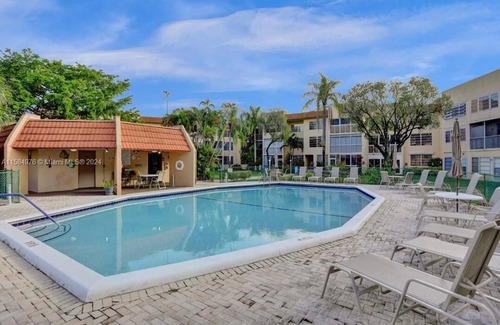 Margate Condo | Lovely 2-bedroom condo in Margate with WiFi, AC