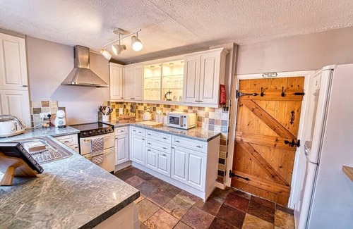 Worcester House | Lovely 2 Bedroom Cottage with Garden