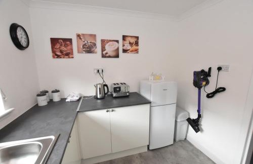 Airdrie Apartment | Lovely 2 Bedroom Flat in a quiet location