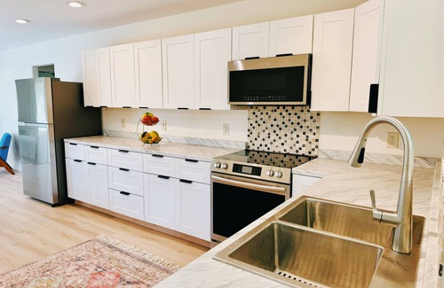 Kapoho House | Lovely 2-bedroom Hawaiiana near historic Pāhoa Town close to Black Sand Beaches